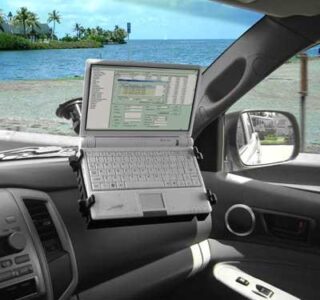 SUPPORTO A VETRO TRIPLA VENTOSA PER NOTEBOOK PORTATILI DA 10 a 17 pollici  RAP-365-234-3U