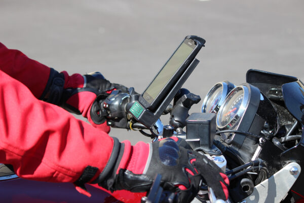GDS® Universal Phone Dock with Handlebar U-Bolt Base for IntelliSkin® Ram Mounts RAM-B-149Z-GDS-DOCK-V1U - immagine 3