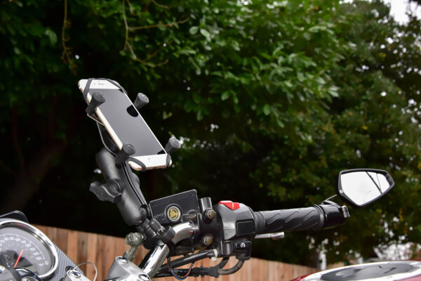RAM® X-Grip® Phone Mount with Handlebar U-Bolt Base Ram Mounts RAM-B-149Z-UN7 - immagine 3